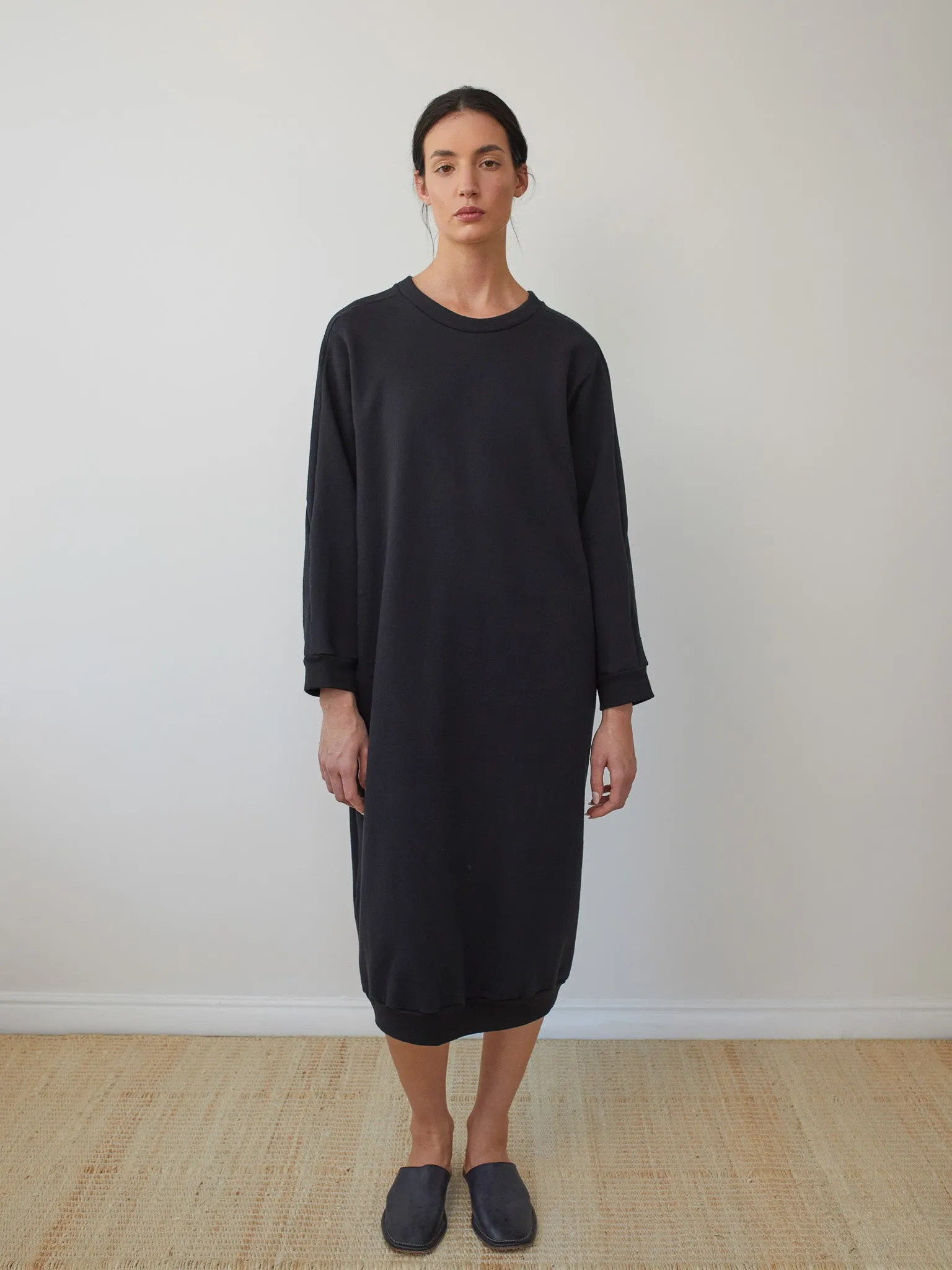 Sweatshirt Dress in Black (L)