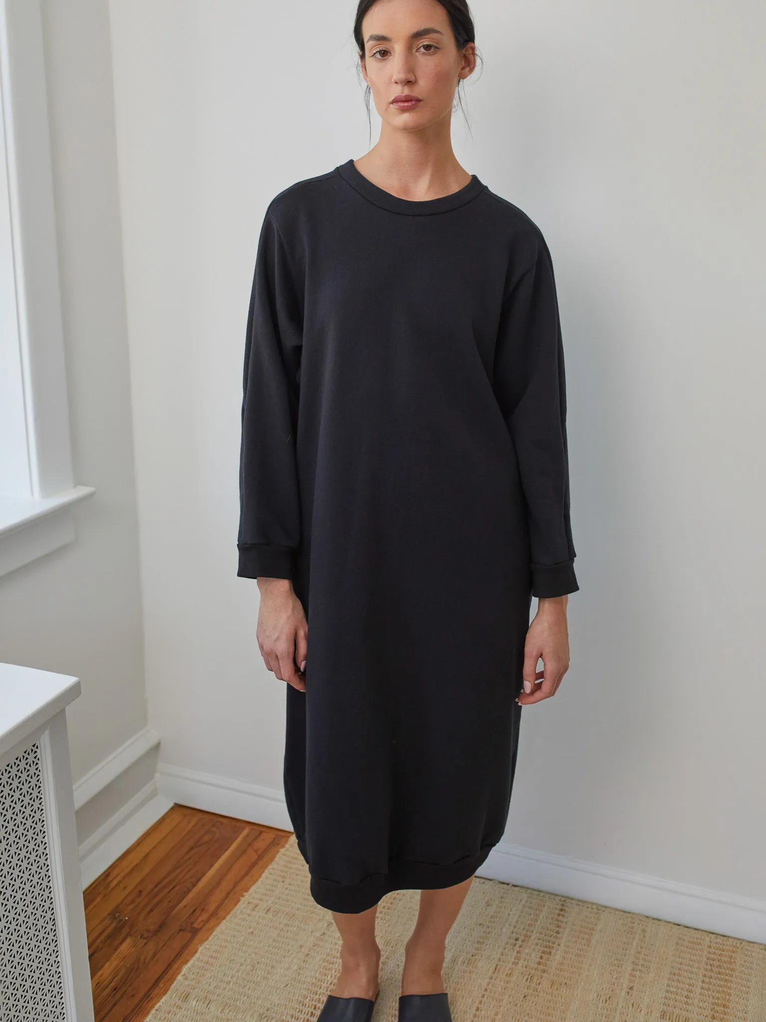 Sweatshirt Dress in Black (L)