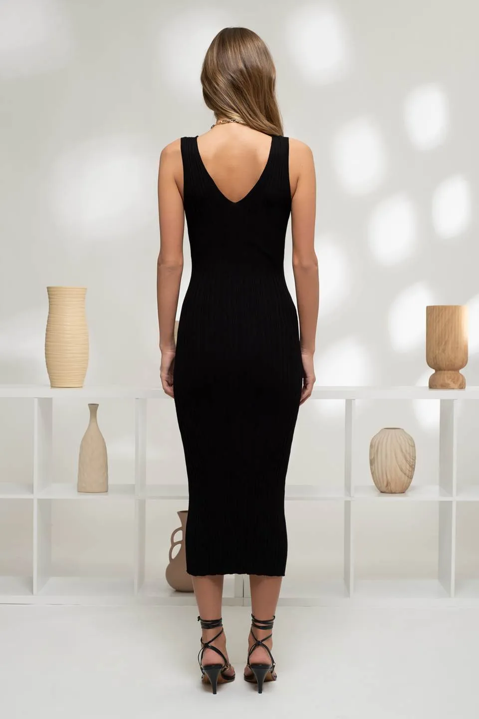 V NECK SLEEVELESS SWEATER KNIT MIDI DRESS